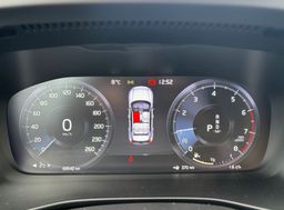 Zunanja slika - Volvo XC40 - T3 AUT Momentum Pro SLO-1.LAST.-KAMERA-GRETJE - 11 - Predogledna slika