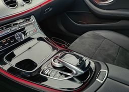 Zunanja slika - Mercedes-Benz E-Razred - LIMO-300-de-2X-AMG-LINE-WIDESCREN-360-KAM-LED-ACC- - 20 - Predogledna slika