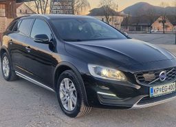 Zunanja slika - Volvo V60 Cross Country - D3 + MAX ZGODOVINA + BREZ POLOGA TUDI ZA TUJCE - 8 - Predogledna slika