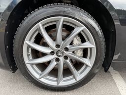 Zunanja slika - Alfa Romeo Giulia - 2.0 Turbo 280 Q4 Ti  - AVTOMATIK - SAMO 18.000KM - 17 - Predogledna slika