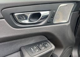 Zunanja slika - Volvo XC60 - B5D AWD AUT R-Design VELIKO DODATNE OPREME - 11 - Predogledna slika