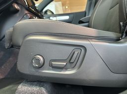 Zunanja slika - Volvo XC40 - B4 P Ultra Black Edition 3 leta garancije + 3 serv - 13 - Predogledna slika