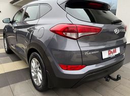 Zunanja slika - Hyundai Tucson - 1.7 CRDI|P4NORAMA|KAMERA|VLEČNA KLJUKA|17COL - 5 - Predogledna slika