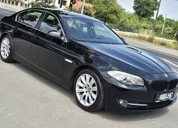 Zunanja slika - BMW Serija 5 - : 530i AUT. SPORT 272ks °HUD °USNJE °ALU 18 - 2 - Predogledna slika