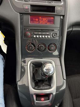 Zunanja slika - Peugeot 5008 - ACCESS 1.6 BlueHDi 120 Stop Start.PDC.TEMPOMAT. - 9 - Predogledna slika