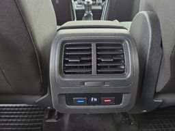 Notranja slika - VW Touran - 1,6 TDI BMT Highline - 12 - Predogledna slika