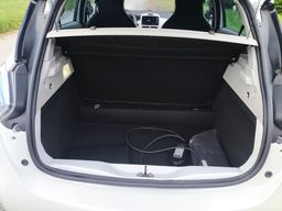 Notranja slika - Renault Zoe - Zen Q210 | 22 kWh | 65 kW | 2016 | 84.920 km - 10 - Predogledna slika