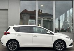 Zunanja slika - Toyota Auris - SLO-SPORT-KAMERA-TEMPOMAT-2xKLIMA-12 MESEČNO JAM. - 2 - Predogledna slika