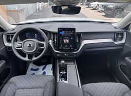 Zunanja slika - Volvo XC60 - B5P  Core AT AWD 3 leta garancije + 3 servisi - 9 - Predogledna slika