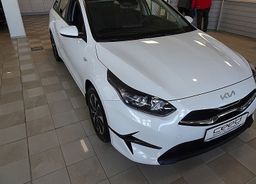 Zunanja slika - KIA Ceed - SW 1.5 T-GDi LX Champion+ ISG. ZIMSKE GUME ZA 1€. 30° - 6 - Predogledna slika