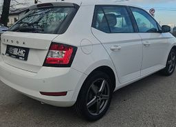 Zunanja slika - Škoda Fabia - 1.0 60ks °1.LASTNIK° °16-COL° °NAVIGACIJA °LED° - 5 - Predogledna slika