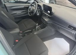 Zunanja slika - Hyundai i20 - 1.0 T-GDI FL 90 COMFORT BLACK PACK AAC WINTER rg - 4 - Predogledna slika