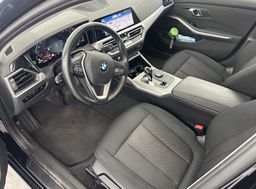 Zunanja slika - BMW Serija 3 - Touring: 318d Touring.NAVI.PDC.KONFORT.ZAKLEPANJE.KLJUKA - 20 - Predogledna slika