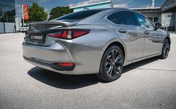 Zunanja slika - Lexus ES - 300h F Sport Premium Davčna olajšava za PODJETJA - 4 - Predogledna slika