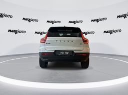 Zunanja slika - Volvo XC40 - B4 P Ultra Black Edition 3 leta garancije + 3 serv - 5 - Predogledna slika