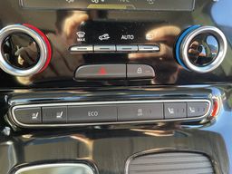 Notranja slika - Renault Espace - TCe 225 Energy Start&Stop Initiale Paris EDC - 8 - Predogledna slika