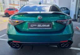 Zunanja slika - Alfa Romeo Giulia - 2.9 V6 Bi-Turbo Quadrifoglio 510hp - HARMAN KARDON - 5 - Predogledna slika