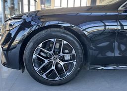 Zunanja slika - Mercedes-Benz E-Razred - 220d-AUT-AVANTGARDE-DISTRONIC-NAVI-LED-PREMIUM - 7 - Predogledna slika