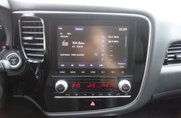 Zunanja slika - Mitsubishi Outlander - PHEV 2.4 MIVEC Twin Motor INSTYLE+ - 13 - Predogledna slika