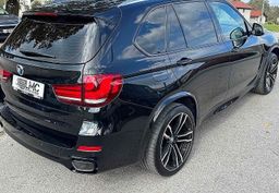 Zunanja slika - BMW X5 - serija : M50d 381ks M-PAKET °PANORAMA° °HEAD-UP° SOFT CLOSE - 5 - Predogledna slika