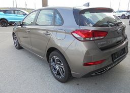 Zunanja slika - Hyundai i30 - 1.5 T-GDI 140 MHEV STYLE°1.LASTNIK°SLO° - 2 - Predogledna slika