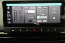 Notranja slika - MG MG4 - 4 125KW LFP 49 kWh Navi Kamera 7-letna gar.   Subvencija in DDV - 17 - Predogledna slika