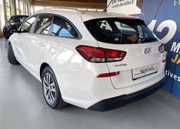 Zunanja slika - Hyundai i30 Wagon - 1.6 CRDI 110 PREMIUM SLOVENSKO POREKLO - 2 - Predogledna slika