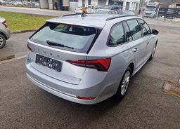 Zunanja slika - Škoda Octavia - COMBI 2.0 TDI Ambition-Slo-1.Lastnik... - 4 - Predogledna slika