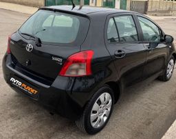 Zunanja slika - Toyota Yaris - 1.0 VVT-i  5VRAT SLO.VOZILO 2.LASTNICA KLIMA - 3 - Predogledna slika