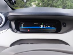 Notranja slika - Renault Zoe - Zen Q210 | 22 kWh | 65 kW | 2016 | 84.920 km - 11 - Predogledna slika