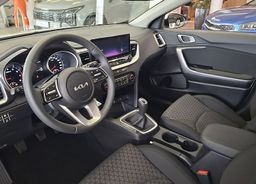 Zunanja slika - KIA Ceed - SW 1.5 T-GDi LX Champion+ ISG. M T 103 kW. VEČ BARV - 7 - Predogledna slika