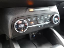 Notranja slika - Ford Focus - 1,0 EcoBoost Trend - 15 - Predogledna slika