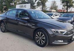 Zunanja slika - VW Passat - 1.6 TDI 120ks °NAVIGACIJA° °2x PDC° °TEMPOMAT° - 4 - Predogledna slika