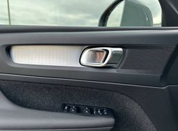 Zunanja slika - Volvo XC40 - B3P Core Avt. - 13 - Predogledna slika