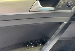 Zunanja slika - VW Golf - 1.LASTNIK-R LINE-PANORAMA-KAMERA-LED-TEMPOMAT-ALU - 19 - Predogledna slika