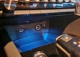 Zunanja slika - Peugeot 3008 - 1.5 BlueHDi 130 .LED.NAVI.KAMERA - 11 - Predogledna slika