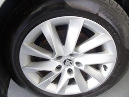 Notranja slika - Škoda Superb - 2.0 TDI Style Comb DSG 4X4 140 kW.NEMŠKI.USNJE.ACC - 28 - Predogledna slika