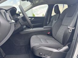 Zunanja slika - Volvo XC60 - B5P  Core AT AWD 3 leta garancije + 3 servisi - 7 - Predogledna slika