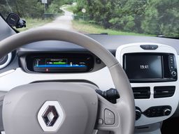 Notranja slika - Renault Zoe - Zen Q210 | 22 kWh | 65 kW | 2016 | 84.920 km - 18 - Predogledna slika