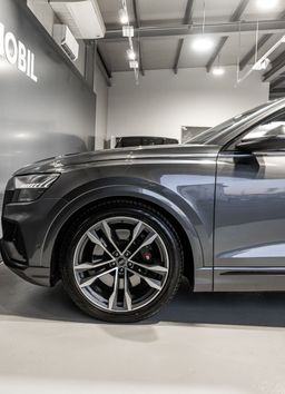 Zunanja slika - Audi SQ8 - MATRIX-KEYLESS-PANO-ZRAČNO-USNJE-VIRTUAL-HLAJ-22C - 5 - Predogledna slika