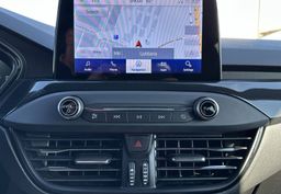Zunanja slika - Ford Focus - 2.0 ST LED 19 RECARO KAMERA GRETJE SEDEŽEV - 14 - Predogledna slika
