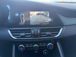 Zunanja slika - Alfa Romeo Giulia - 2.0 Turbo 280 Ti - AVTOMATIK + POTRJENA SERVISNA - 9 - Predogledna slika