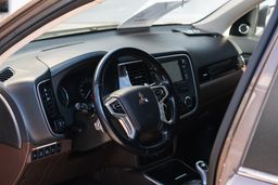 Zunanja slika - Mitsubishi Outlander - 2.0 Mivec 4WD INSYLE+ - 9 - Predogledna slika