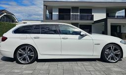 Zunanja slika - BMW Serija 5 - Touring: 525d xDrive-AVT-XENON-NAVI-TEMPOMAT-LED-PDC... - 4 - Predogledna slika