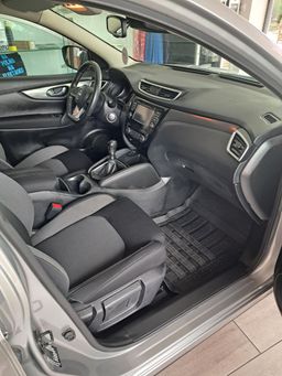 Notranja slika - Nissan Qashqai - 4WD 1,6 dCi Tekna - 7 - Predogledna slika