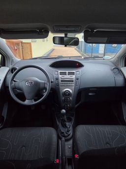 Zunanja slika - Toyota Yaris - 1.0 VVT-i  5VRAT SLO.VOZILO 2.LASTNICA KLIMA - 7 - Predogledna slika