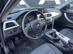Zunanja slika - BMW Serija 3 - : 318i Advantage-NAVI-GRE.SEDEŽEV-2xPDC-TEMPOMAT-17C - 7 - Predogledna slika