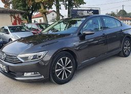 Zunanja slika - VW Passat - 1.6 TDI 120ks °NAVIGACIJA° °2x PDC° °TEMPOMAT° - 1 - Predogledna slika