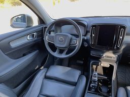 Notranja slika - Volvo XC40 - B4P AWD Inscription Avt. - 11 - Predogledna slika
