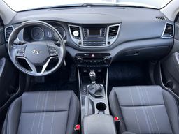 Notranja slika - Hyundai Tucson - 1.7 CRDi - 5 - Predogledna slika